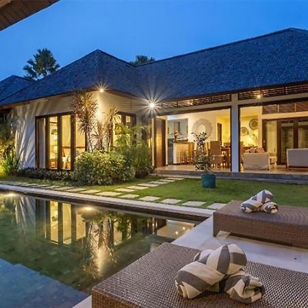 Villa Tiga Mangga By Optimum Bali Villas Σεμινιάκ Εξωτερικό φωτογραφία